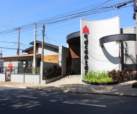 Fachada Clinica MedCenter Artur Nogueira